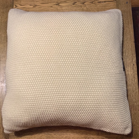 2/$25 Xtra Large Donna Karan Pillow Sham - Picture 2 of 5